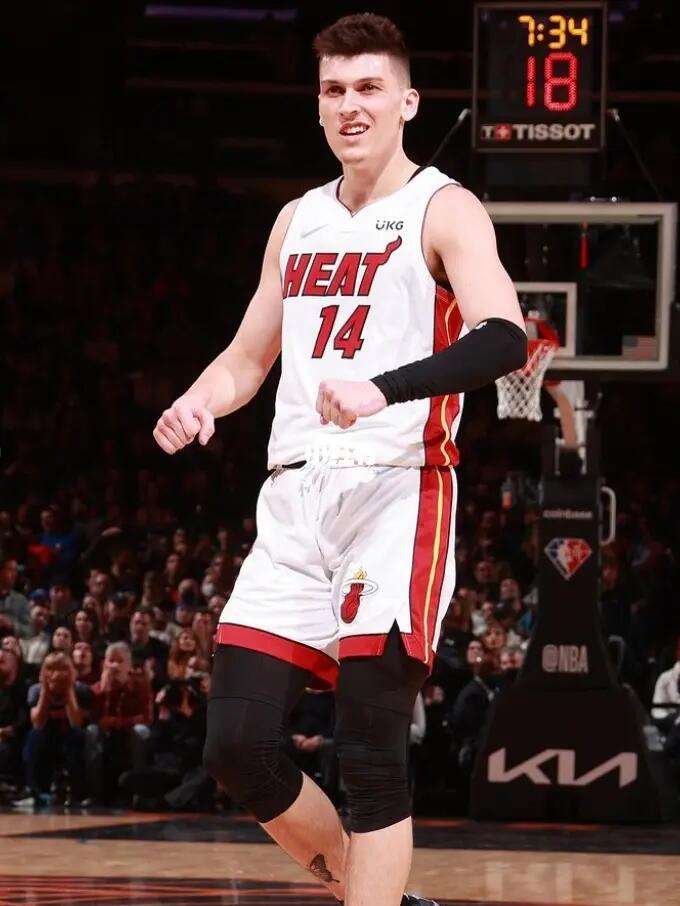 在比赛末段 在比赛末段